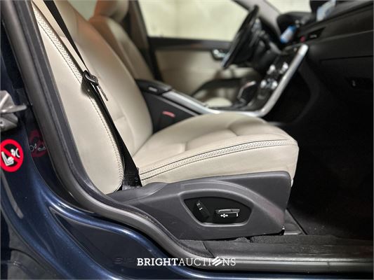 Volvo XC70 2.0 D4 FWD Momentum 181pk 2014 (Origineel-NL) Automaat, 2-XLB-00