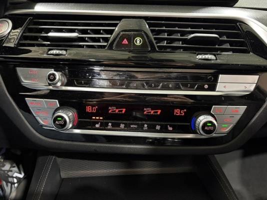 BMW 530e Touring Business Edition Plus M-Pakket 292pk 2023 (Origineel-NL) 5-Serie, S-330-LL