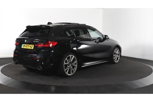 BMW M135 i Business Edition xDrive 306pk 2021 (Origineel-NL) 1-Serie, N-977-HZ