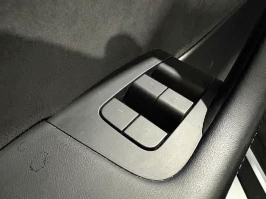 Tesla Model Y RWD 58 kWh 238pk 2023 (Origineel-NL), T-886-GX