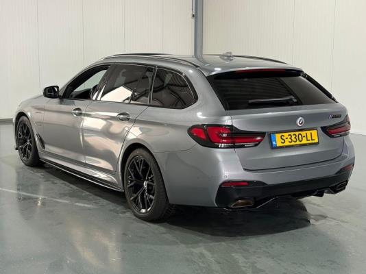 BMW 530e Touring Business Edition Plus M-Pakket 292pk 2023 (Origineel-NL) 5-Serie, S-330-LL