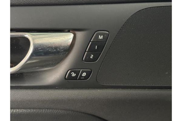 Volvo V60 Cross Country Pro 2.0 AWD 190pk 2020 (Origineel-NL), G-715-ZL