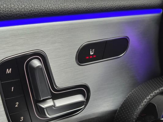 Mercedes-Benz A-klasse 250 e Business Solution AMG Limited 160 pk 2021, N-044-HS