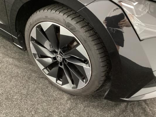 Škoda Enyaq iV 60 Sportline 180pk 2022 (Origineel-NL), P-400-TR