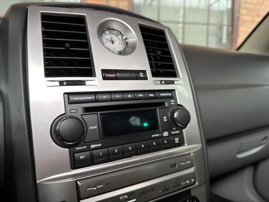 Chrysler 300C HEMI 5.7 V8 340PK 2005 