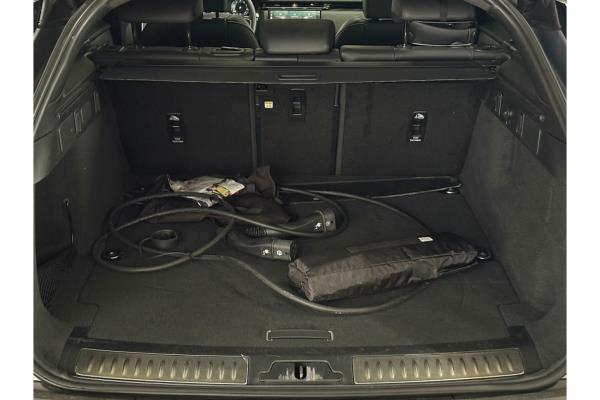 Land Rover Range Rover Velar P400e Dynamic HSE PHEV 2.0 AWD 443pk 2024 (Origineel-NL), Z-139-HJ