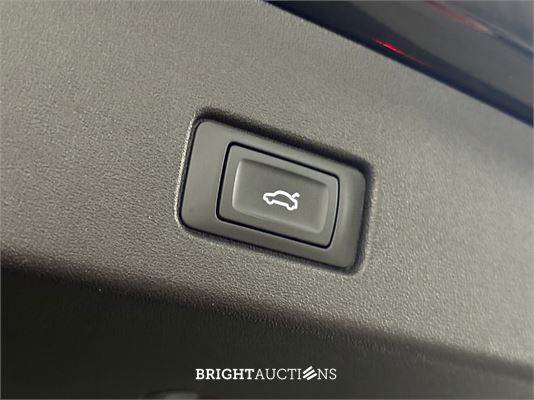 Audi Q4 50 Launch edition S Competition Quattro 77 kWh 2021 (Origineel-NL), N-031-PL