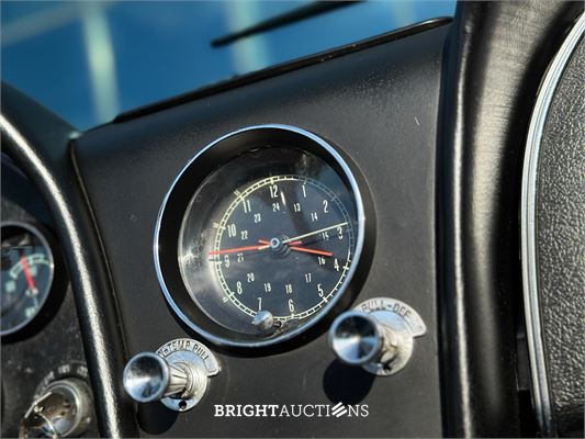 Chevrolet Corvette C2 Sting Ray  Convertible 5.7 V8 (1965), DL-45-58