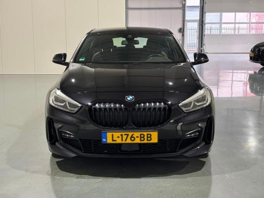 BMW 118i 1-serie Business Edition Plus M-pakket 136pk 2021 (Origineel-NL) 1-Serie, L-176-BB