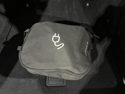 Porsche Panamera Sport Turismo  4 E-Hybrid 2.9 V6 462pk 2018, L-703-KR