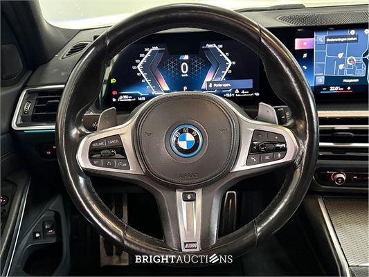 BMW 320e Touring M Sport 272pk 2022 (Origineel-NL) 3-Serie, R-267-NT