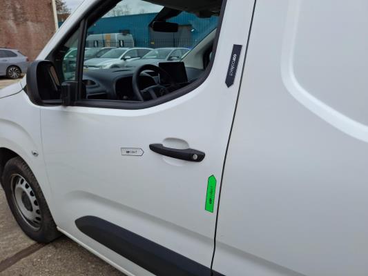 Citroen Berlingo 1.5 BlueHDI Club XL 99 pk 2021, VKR-08-B