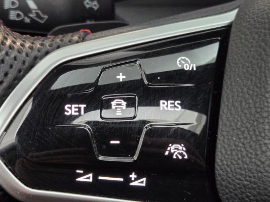 Volkswagen Golf GTI 45 Jahre Edition 2.0 TSI 301pk 2022, T-520-ZK