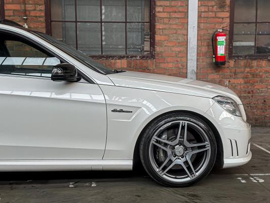 Mercedes-Benz E63 AMG 6.2 V8 -CARBON- 525pk 2010 (Origineel-NL) E-Klasse, 47-LKB-6