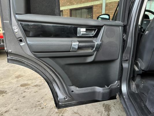 Land Rover Discovery 4 3.0 SDV6 SE HSE 256pk 2015, VNJ-87-T