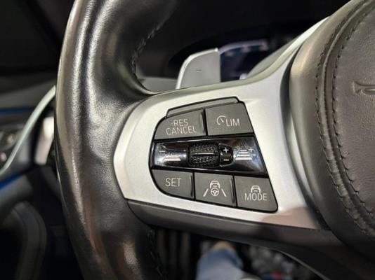 BMW 530e Touring Business Edition Plus M-Pakket 292pk 2023 (Origineel-NL) 5-Serie, S-330-LL