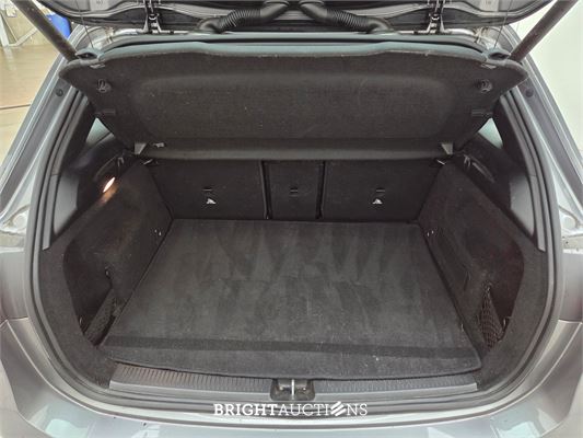 Mercedes-Benz B180d Launch Edition Premium 116pk 2019 B-klasse, L-741-HP