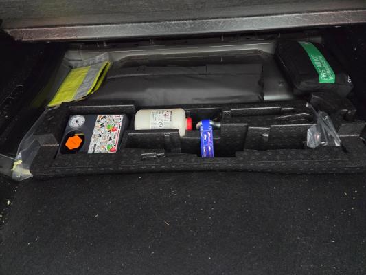 Volvo V60 T6 Recharge R-Design 2.0 AWD 398pk 2022 (Origineel-NL), P-467-DX