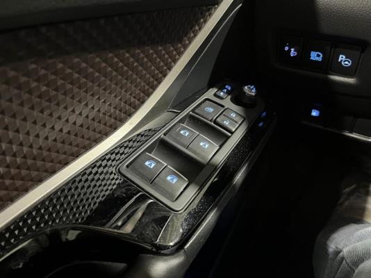 Toyota C-HR 1.8 Hybrid Executive 98pk 2018 (Origineel-NL), RS-050-N