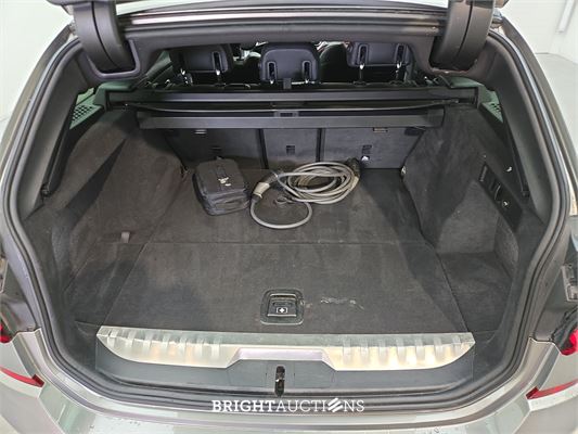 BMW 330e 3-serie Touring High Executive 296pk 2021 3-Serie, P-945-XT