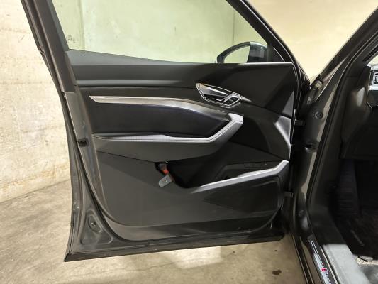 Audi e-tron 55 Quattro S Edition 95 kWh 408pk 2022 (Origineel-NL+1e eigenaar), R-708-BR