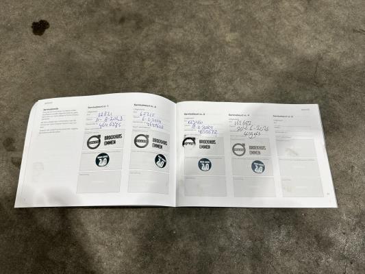 Volvo XC60 2.0 T6 Plug-in hybrid AWD Core Bright 253pk 2027 (Origineel-NL+1e eigenaar), S-190-RP