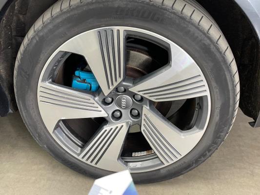 Audi e-tron 55 advanced Quattro 95 kWh 408pk 2019 (Origineel-NL), ZG-973-H