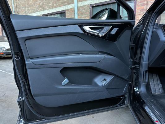 Audi Q4 e-tron 50 quattro Launch edition S Competition 77 kWh 299pk 2022 (Origineel-NL+1e eigenaar), P-122-GB 