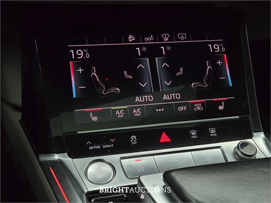 Audi e-tron 55 advanced Pro Line Plus Quattro 95 kWh 409pk 2018, J-305-VF