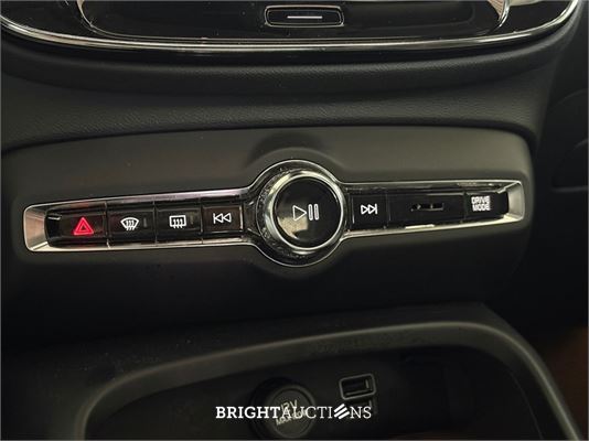 Volvo XC40 T4 Plug-in Hybrid Ultimate Bright 1.5 211pk 2022 (Origineel-NL), R-982-ND
