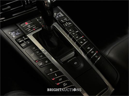 Porsche Macan Turbo 2.9 V6 441pk 2020, J-177-TT