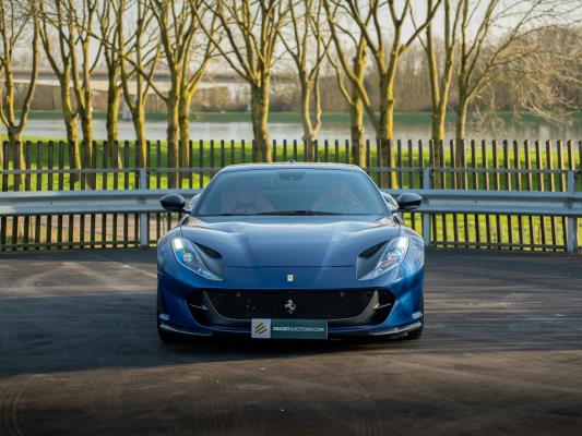 Ferrari 812 Superfast 6.5 V12 HELE -CARBON- 796pk 2020
