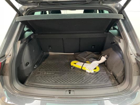 Volkswagen Tiguan eHybrid R-Line Business 1.4 TSI 265pk 2022 (Origineel-NL), P-225-HR