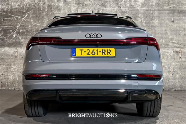 Audi e-tron Sportback 50 S edition Quattro 71 kWh 313pk 2021, T-261-RR