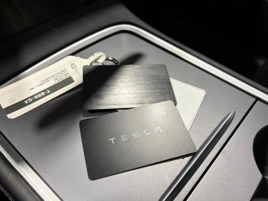 Tesla Model Y RWD 58 kWh 238pk 2023 (Origineel-NL), T-886-GX