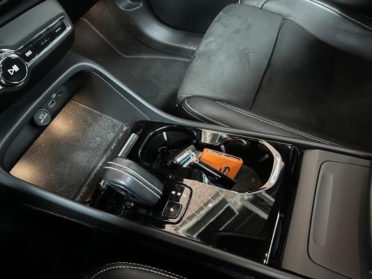 Volvo XC40 Recharge P8 AWD R-Design 408pk 2020 (Origineel-NL+1e eigenaar), K-341-FK
