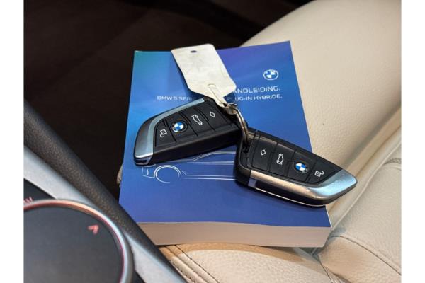 BMW 530e Business Edition Plus 292pk 2023 (Origineel-NL) 5-Serie, T-498-JN