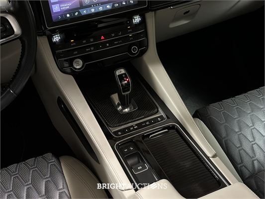 Jaguar F-Pace 5.0 V8 S/C AWD SVR 551pk 2019, T-214-ZB