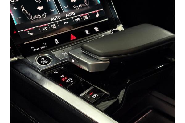 Audi e-tron 55 S edition Quattro 95 kWh 408pk 2022 (Origineel-NL), S-713-BN