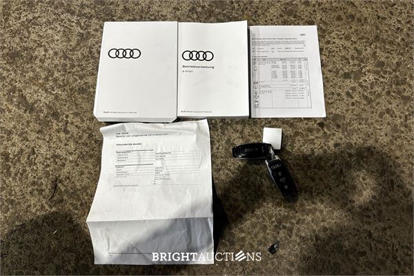 Audi e-tron Sportback 50 S edition Quattro 71 kWh 313pk 2021, T-261-RR