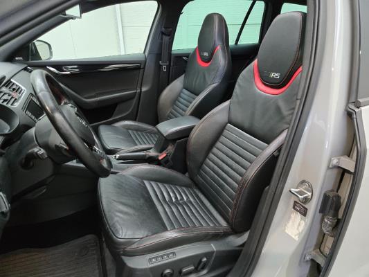 Škoda Octavia Combi RS Business 2.0 TSI 230pk 2016, X-330-DT