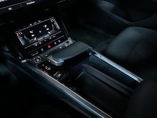 Audi e-tron 55 quattro Business edition 95 kWh 408pk 2020 (Origineel-NL+1e eigenaar), K-611-KJ