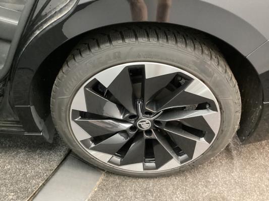 Škoda Enyaq iV 60 Sportline 180pk 2022 (Origineel-NL), P-400-TR