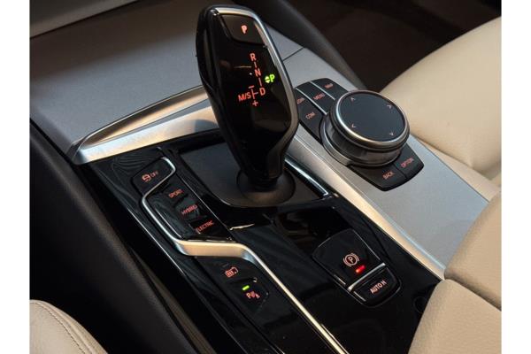 BMW 530e Business Edition Plus 292pk 2023 (Origineel-NL) 5-Serie, T-498-JN