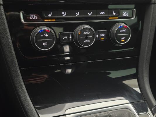 Volkswagen Golf Highline Business R 1.5 TSI 150pk 2018, X-726-KS