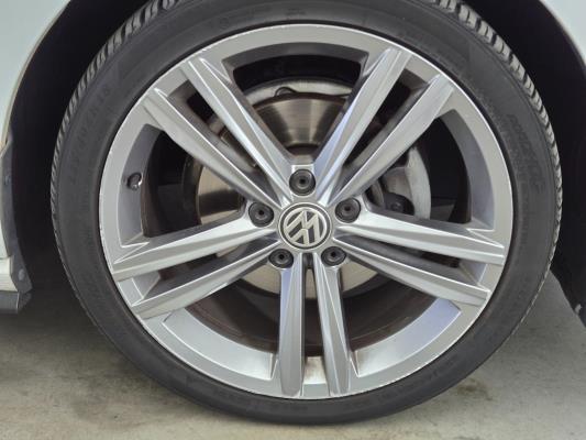 Volkswagen Golf Highline Business R 1.5 TSI 150pk 2019 (Origineel-NL), XG-637-X