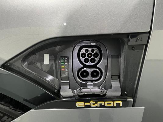 Audi e-tron 50 quattro Business edition Plus 71 kWh 313pk 2020 (Origineel-NL), K-587-KK