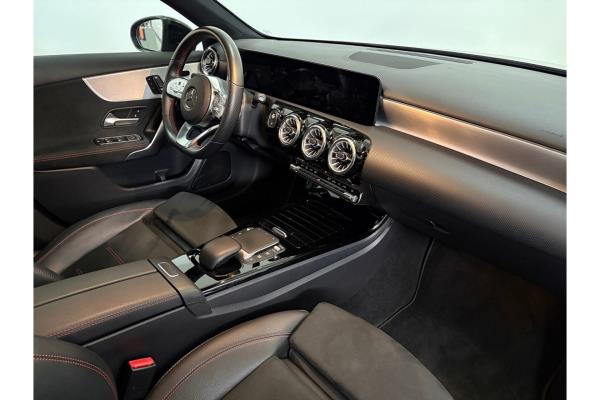 Mercedes-Benz A 180 Business Solution AMG 136pk 2021 (Origineel-NL) A-klasse, K-009-XH