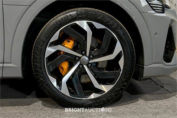 Audi e-tron Sportback 50 S edition Quattro 71 kWh 313pk 2021, T-261-RR