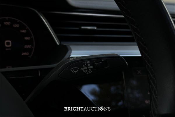 Audi e-tron Sportback 50 S edition Quattro 71 kWh 313pk 2021, T-261-RR